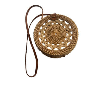 Street Level Wicker Woven Rattan Boho Crossbody Round Purse Leather Strap Boho